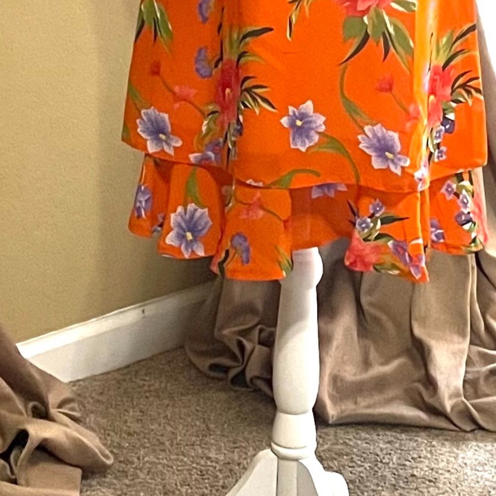 Flower dress. - Picture 3 of 5
